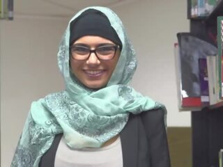 Mia khalfia - arabe beauté bandes nu en une bibliothèque juste pour vous